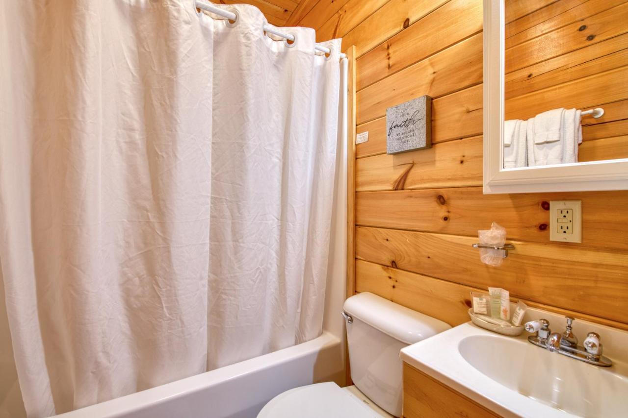 Campground Cabin Lake Junaluska Esterno foto